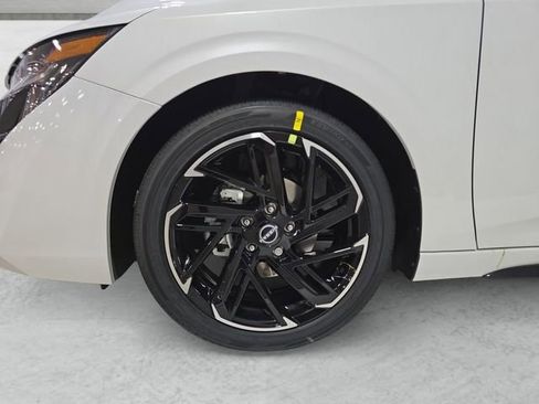 New 2026 Nissan Sentra SR FWD image 23
