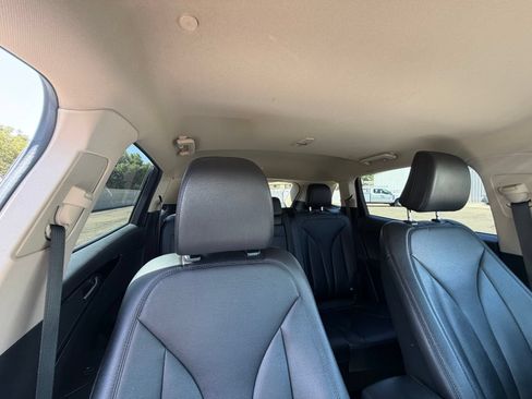 Used 2022 Lincoln Nautilus FWD w/ Premium Package image 18