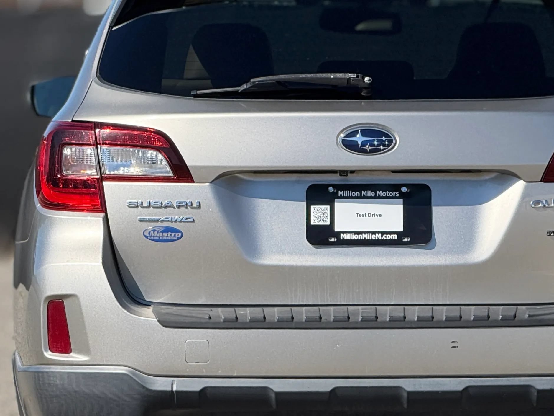 Used 2016 Subaru Outback 2.5i Limited AWD/4WD image 13