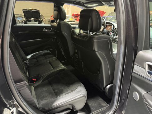 Used 2014 Jeep Grand Cherokee SRT8 w/ Luxury Group II AWD/4WD image 44