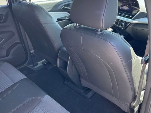 Used 2025 Chevrolet Trax LT w/ LT Convenience Package FWD image 15