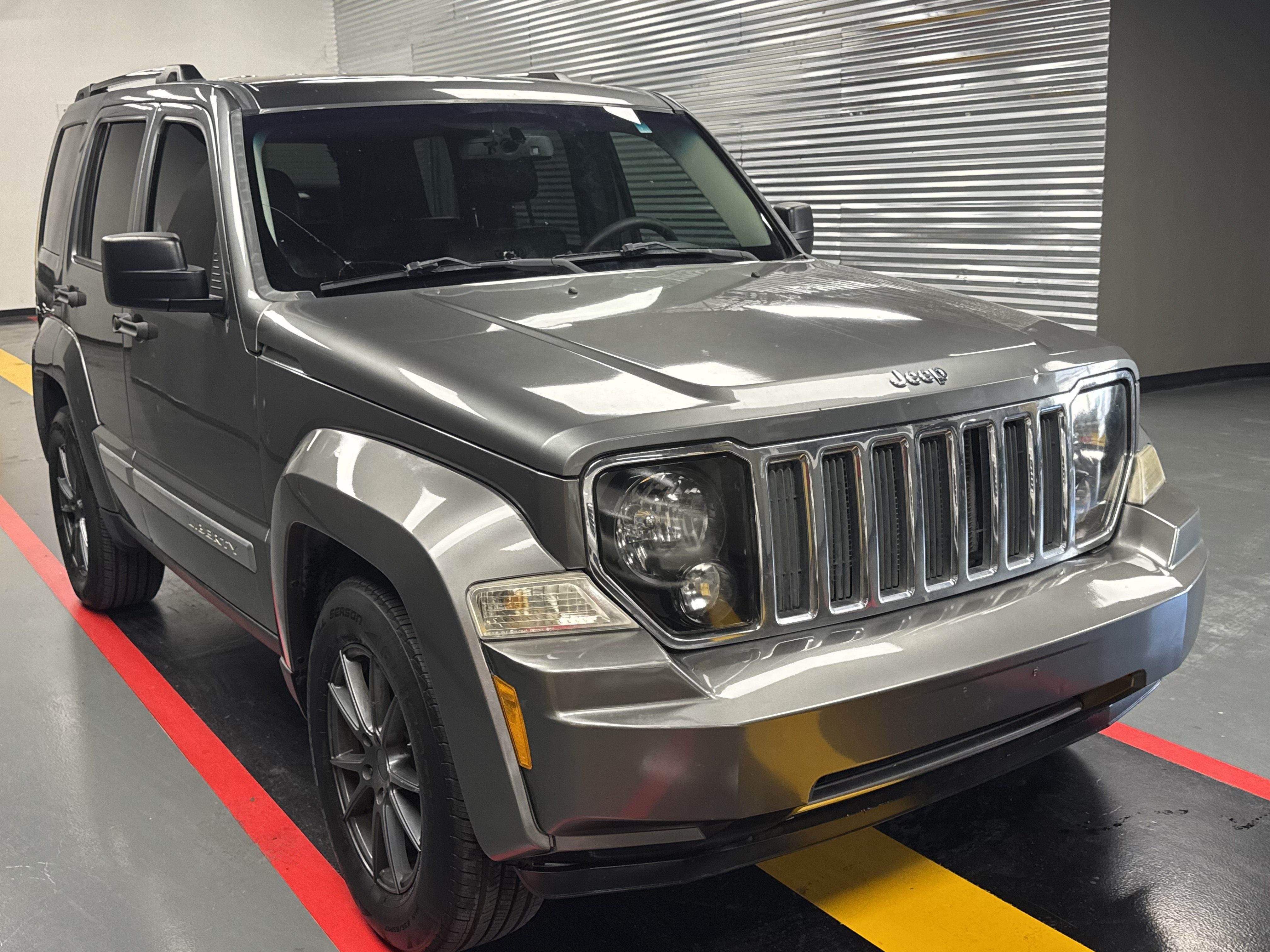 Used 2012 Jeep Liberty Limited Jet w/ Comfort/Convenience Group RWD image 7