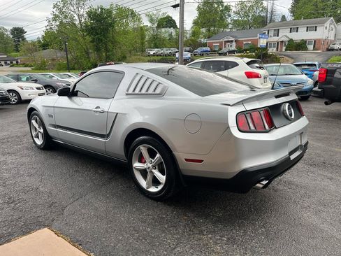 Used 2011 Ford Mustang GT Premium w/ Security Pkg RWD image 9