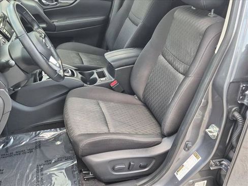 Used 2020 Nissan Rogue SV FWD image 15