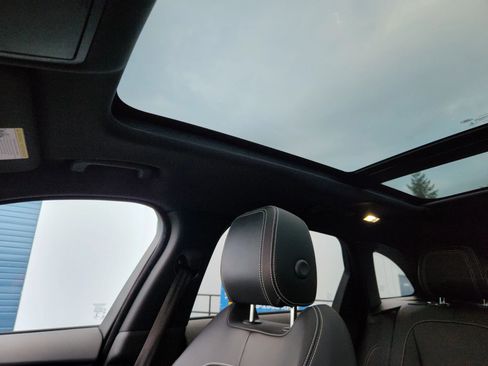 Used 2017 Jaguar F-PACE R-Sport image 17