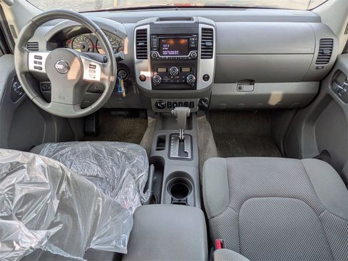 Used 2015 Nissan Frontier SV w/ SV Value Truck Package image 17