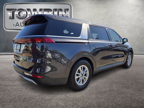 Used 2024 Kia Carnival LX FWD image 5