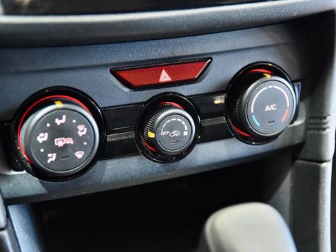 Used 2018 Subaru Impreza 2.0i Premium image 13