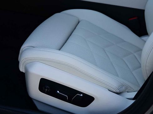 Used 2026 BMW i5 eDrive40 w/ Executive Package image 26