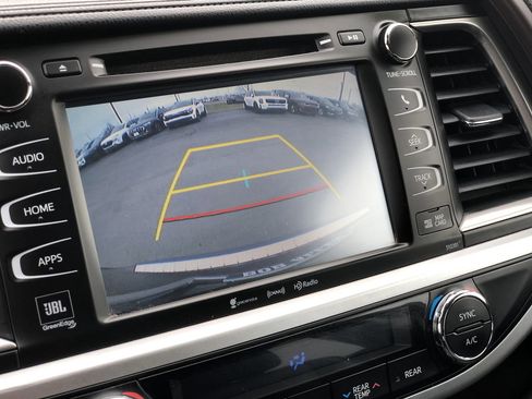 Used 2019 Toyota Highlander Limited image 22