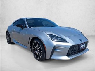 Used 2023 Toyota GR86 RWD video 3