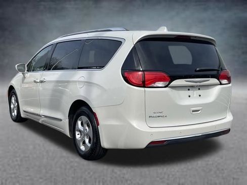 Used 2017 Chrysler Pacifica Touring-L Plus image 22