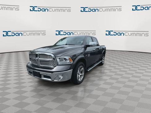 Used 2017 RAM 1500 Laramie w/ Convenience Group AWD/4WD image 4