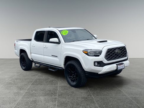 Used 2021 Toyota Tacoma TRD Sport w/ TRD Premium Sport Package RWD image 7