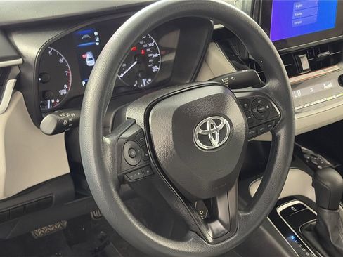 Used 2025 Toyota Corolla LE FWD image 13