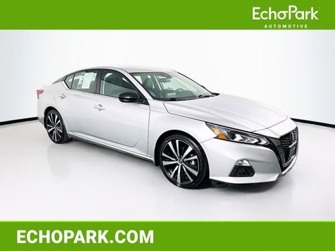 Used 2021 Nissan Altima 2.5 SR w/ SR Premium Package image 1