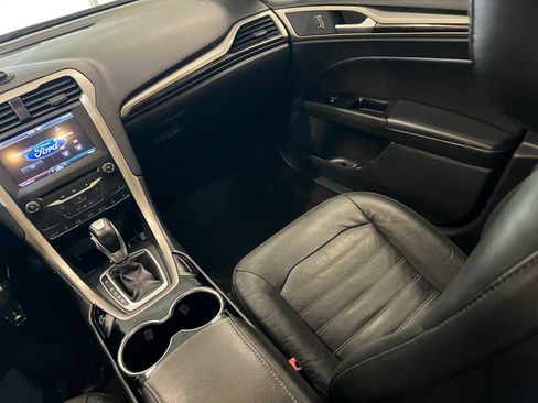 Used 2014 Ford Fusion SE w/ Equipment Group 202A image 11