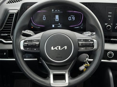 Used 2024 Kia Sportage LX image 12