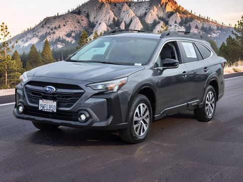 Certified 2025 Subaru Outback Premium AWD/4WD image 4