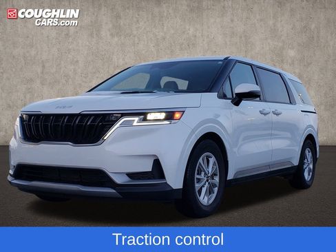 Used 2024 Kia Carnival LX image 4