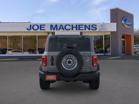 New 2025 Ford Bronco 4-Door image 7