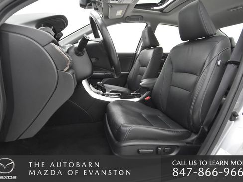 Used 2017 Honda Accord Touring image 25