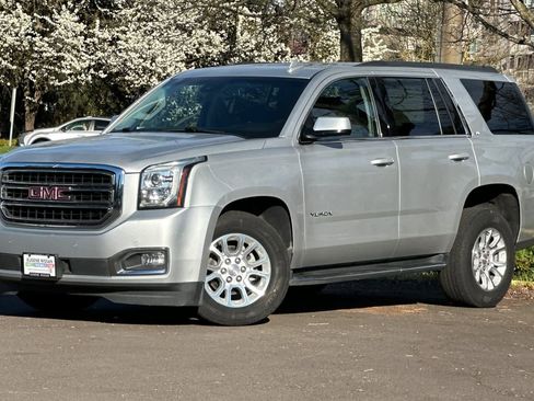 Used 2019 GMC Yukon SLT AWD/4WD image 1