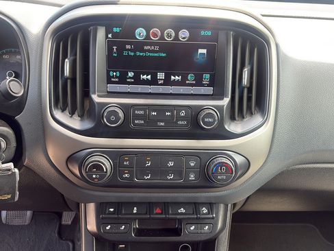 Used 2016 Chevrolet Colorado Z71 AWD/4WD image 14
