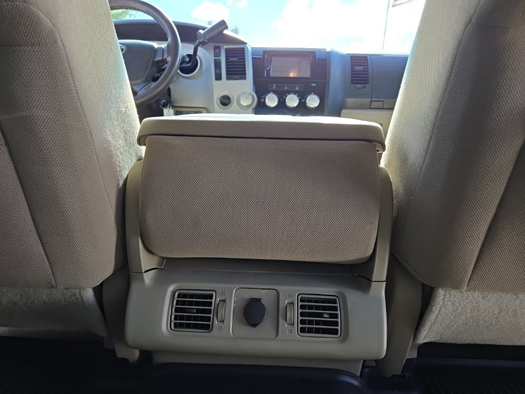 Used 2008 Toyota Tundra 4x4 CrewMax w/ Tow Pkg image 17