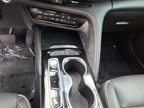Used 2023 Buick Envision Essence FWD image 11