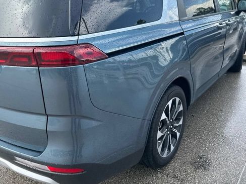 Certified 2024 Kia Carnival EX FWD image 4