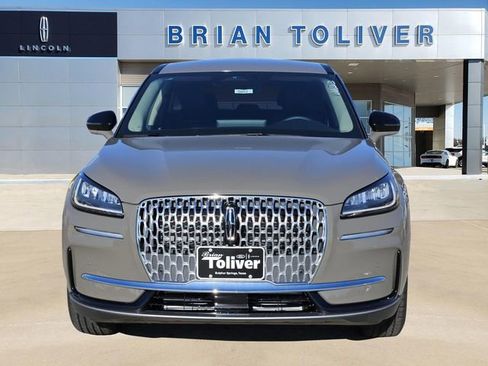 Used 2025 Lincoln Corsair Premiere w/ Equipment Group 101A image 2