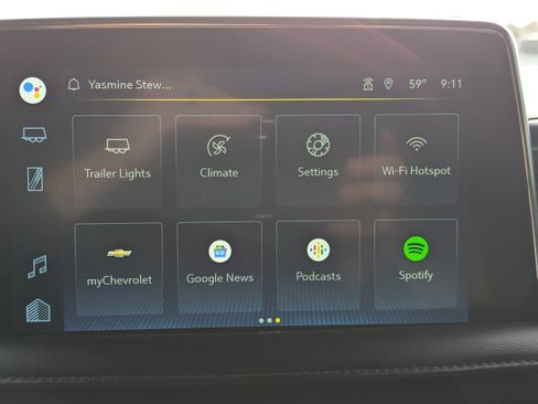 Used 2022 Chevrolet Suburban Z71 w/ Luxury Package image 23