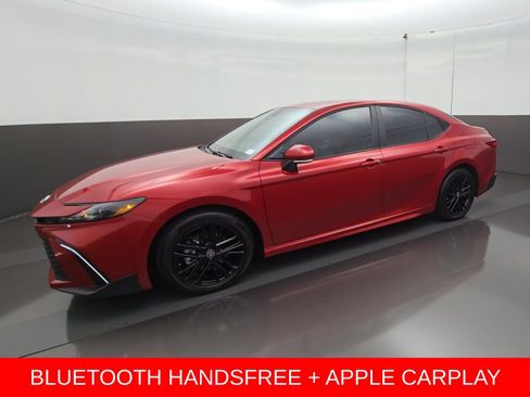 Used 2026 Toyota Camry SE FWD image 3