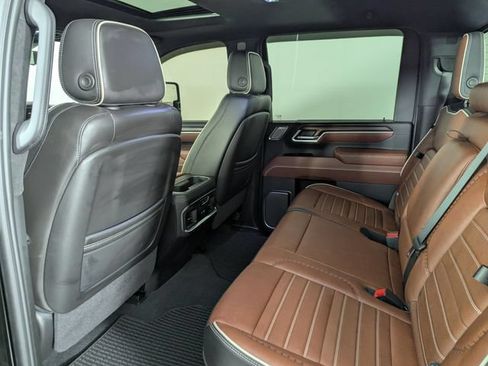 Used 2025 GMC Sierra 3500 Denali Ultimate AWD/4WD image 17