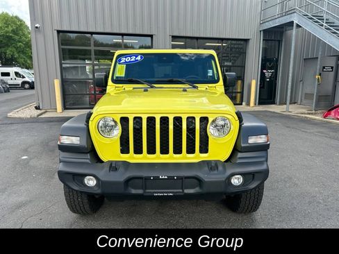 Used 2024 Jeep Wrangler Unlimited Sport AWD/4WD image 10