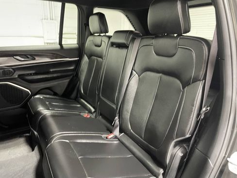 Used 2024 Jeep Grand Cherokee Limited 4xe AWD/4WD image 17