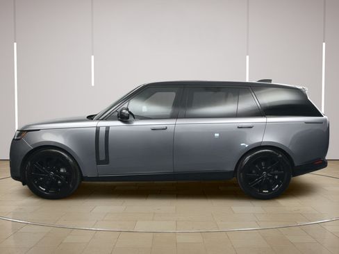 Used 2024 Land Rover Range Rover Long Wheelbase SE AWD/4WD image 2