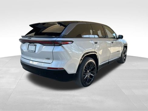 Used 2024 Jeep Wagoneer Launch Edition image 3