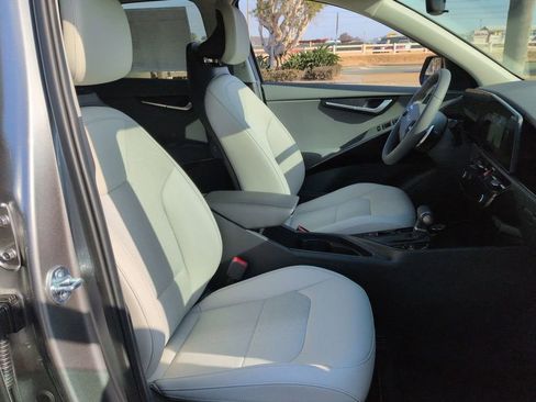 New 2026 Kia Niro EX FWD image 29