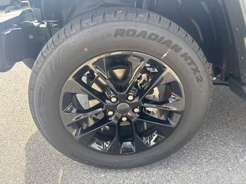 Used 2025 Jeep Wrangler Unlimited Sahara image 8