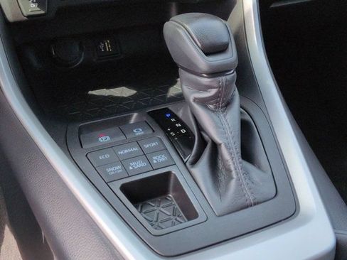 Certified 2025 Toyota RAV4 LE AWD/4WD image 15