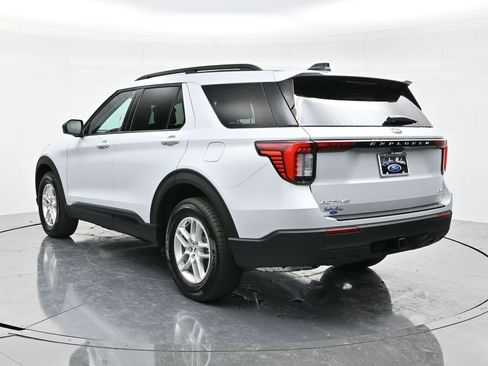 New 2026 Ford Explorer Active image 7