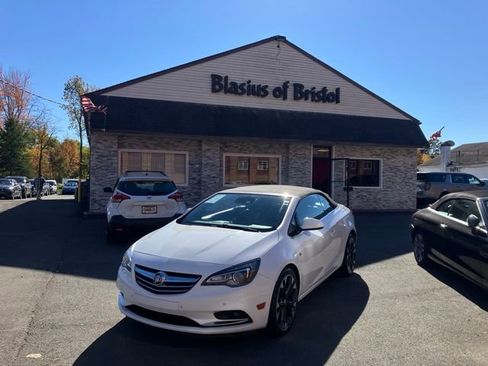 Used 2019 Buick Cascada Premium image 1