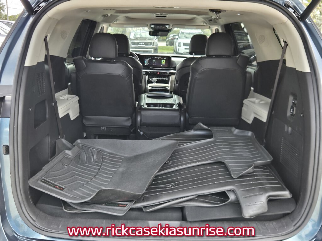 Used 2023 Kia Carnival SX Prestige FWD image 14