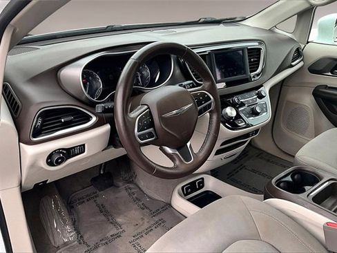 Used 2019 Chrysler Pacifica Touring Plus w/ Tire & Wheel Group image 16