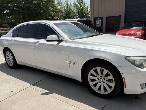 Used 2009 BMW 750Li RWD image 10