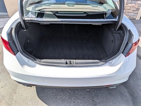 Used 2020 Alfa Romeo Giulia Ti w/ Active Blind Spot Package AWD/4WD image 31