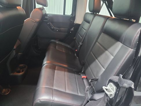 Used 2012 Jeep Wrangler Unlimited Sahara AWD/4WD image 32