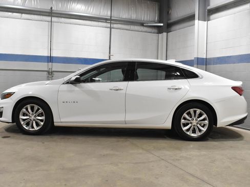 Used 2022 Chevrolet Malibu LT FWD image 23